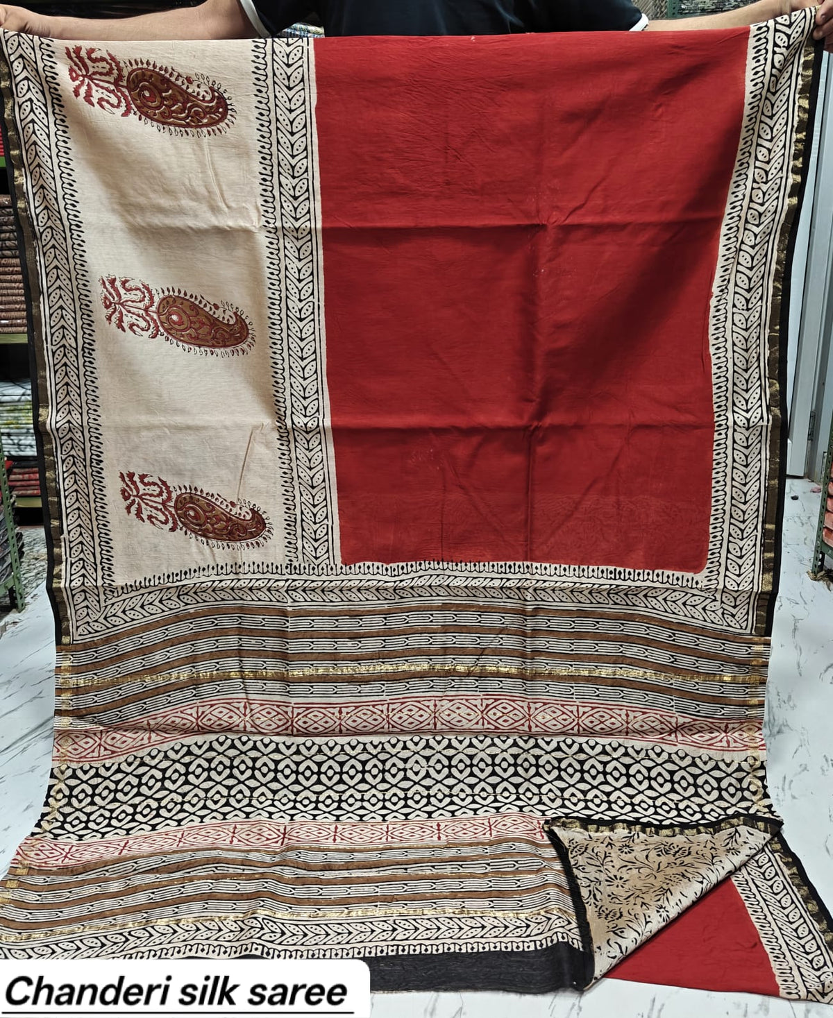 Beige & Red Solid Pallu Chanderi Bagru Handblock Printed Silk Cotton Saree With Blouse
