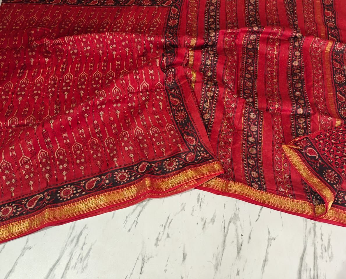 Maheshwari Saree Red & Black 13