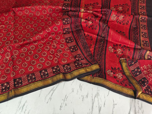 Maheshwari Saree  Red & Black 9